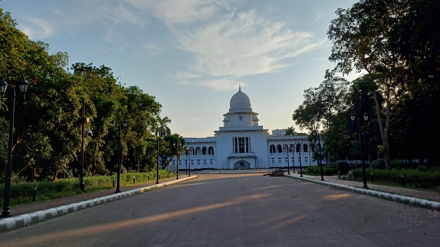 সম্পাদকীয়: বিচার বিভাগের স্বাধীনতা ও মামলার জট নিরসনে বিচারিক প্রশাসনের আধুনিকায়ন আবশ্যক